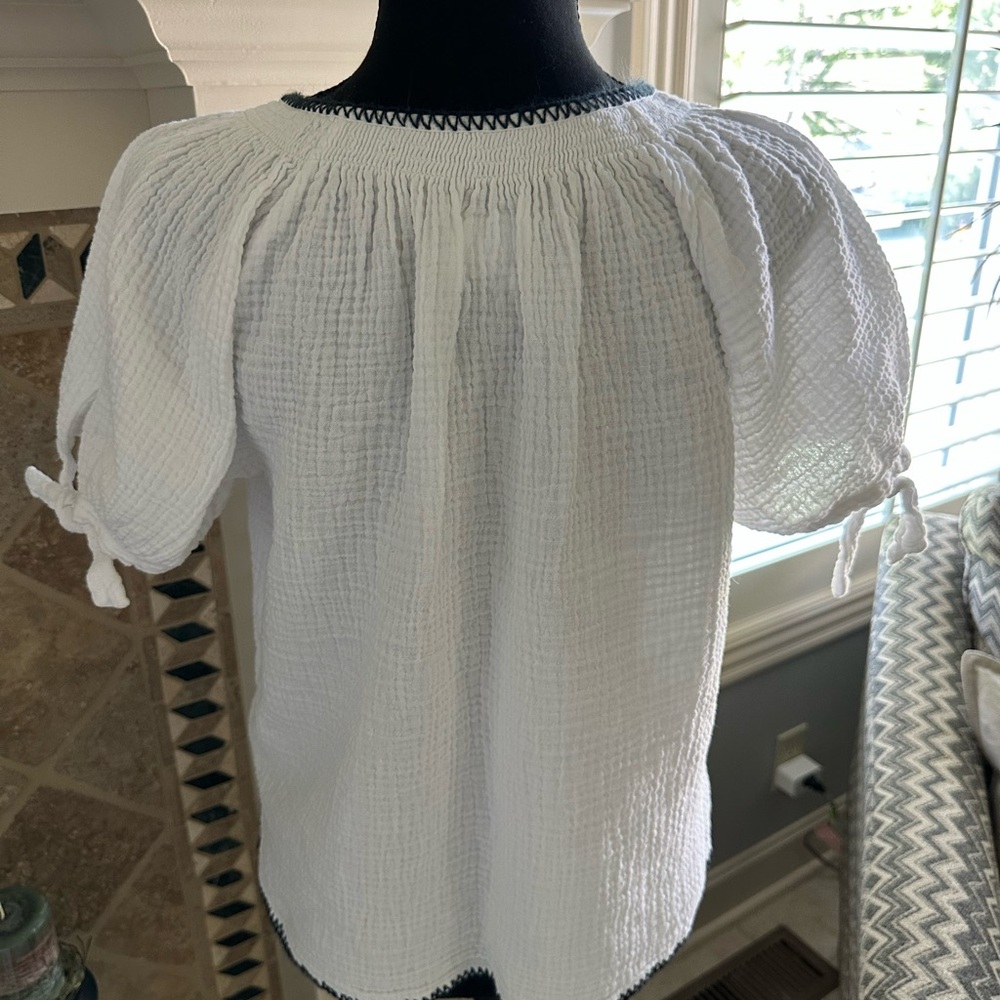 Saylor White Women's Top - Picture 5 of 7